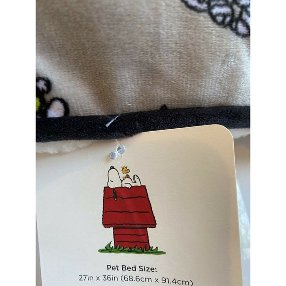 PEANUTS SNOOPY & WOODSTOCK HALLOWEEN Dog PET BED - Picture 4 of 9